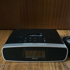 Ihome alarm clock and radio and speaker